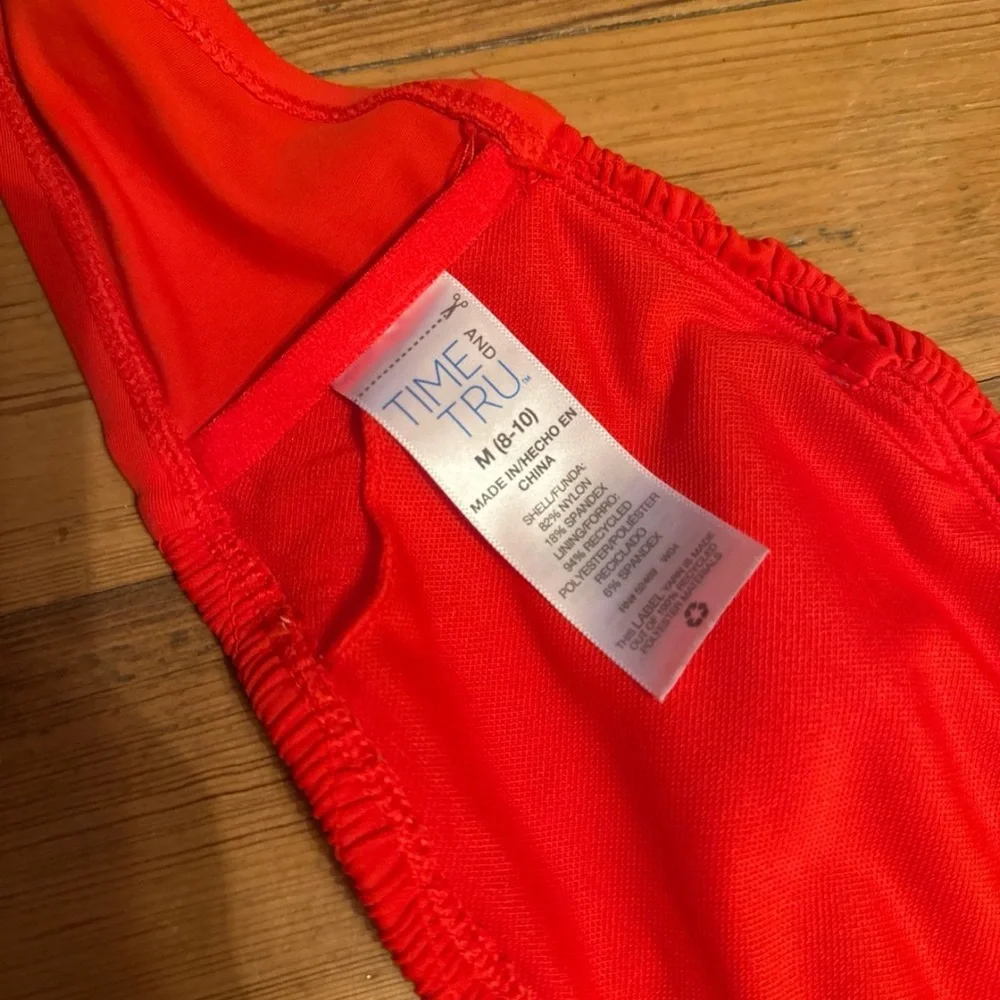 Time & Tru Red Strapless Bikini Top Medium M Bandeau Ruched Swim Top - Picture 3 of 3